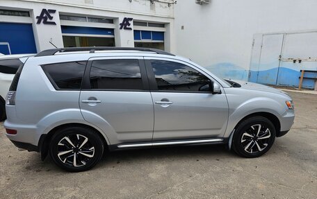 Mitsubishi Outlander III рестайлинг 3, 2009 год, 1 500 000 рублей, 4 фотография