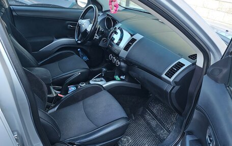 Mitsubishi Outlander III рестайлинг 3, 2009 год, 1 500 000 рублей, 9 фотография