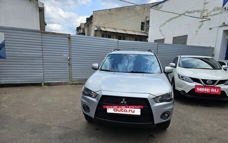 Mitsubishi Outlander III рестайлинг 3, 2009 год, 1 500 000 рублей, 6 фотография