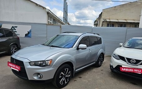 Mitsubishi Outlander III рестайлинг 3, 2009 год, 1 500 000 рублей, 7 фотография