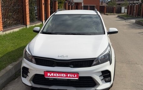 KIA Rio IV, 2022 год, 1 800 000 рублей, 1 фотография