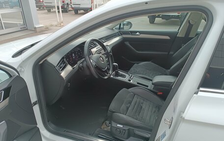 Volkswagen Passat B8 рестайлинг, 2016 год, 2 095 000 рублей, 13 фотография