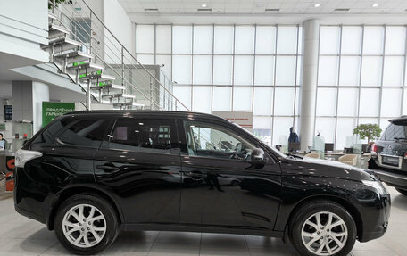 Mitsubishi Outlander III рестайлинг 3, 2014 год, 1 350 000 рублей, 5 фотография