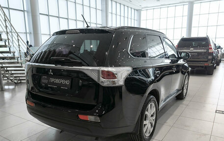 Mitsubishi Outlander III рестайлинг 3, 2014 год, 1 350 000 рублей, 6 фотография