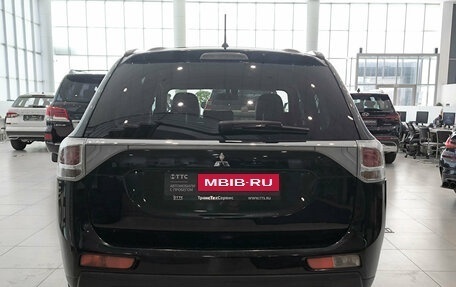 Mitsubishi Outlander III рестайлинг 3, 2014 год, 1 350 000 рублей, 7 фотография