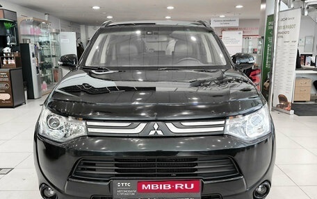 Mitsubishi Outlander III рестайлинг 3, 2014 год, 1 350 000 рублей, 2 фотография