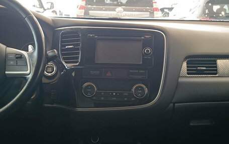 Mitsubishi Outlander III рестайлинг 3, 2014 год, 1 350 000 рублей, 18 фотография