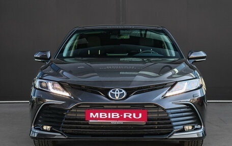 Toyota Camry, 2021 год, 3 450 000 рублей, 2 фотография