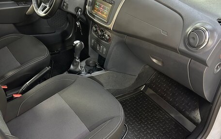 Renault Logan II, 2021 год, 1 385 000 рублей, 11 фотография