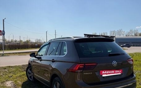Volkswagen Tiguan II, 2017 год, 2 650 000 рублей, 3 фотография