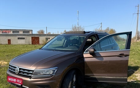 Volkswagen Tiguan II, 2017 год, 2 650 000 рублей, 5 фотография