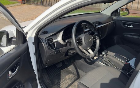 KIA Rio IV, 2022 год, 1 800 000 рублей, 4 фотография