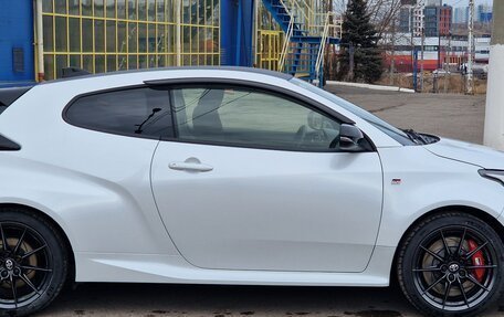 Toyota Yaris, 2021 год, 2 800 000 рублей, 7 фотография