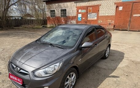 Hyundai Solaris II рестайлинг, 2012 год, 750 000 рублей, 1 фотография