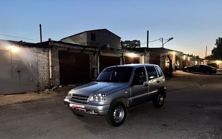 Chevrolet Niva I рестайлинг, 2004 год, 300 000 рублей, 1 фотография
