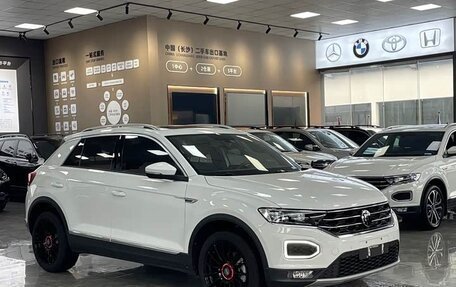 Volkswagen T-Roc I, 2022 год, 2 320 000 рублей, 3 фотография