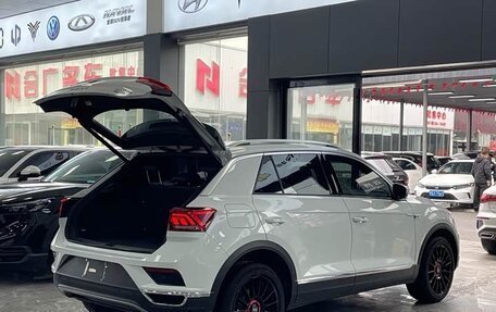 Volkswagen T-Roc I, 2022 год, 2 320 000 рублей, 5 фотография