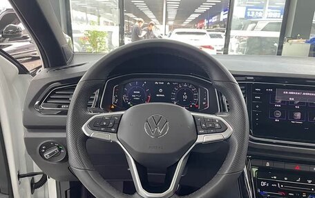 Volkswagen T-Roc I, 2022 год, 2 320 000 рублей, 8 фотография