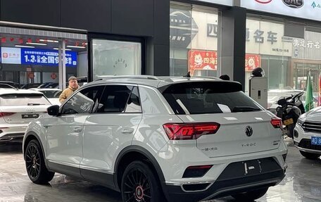 Volkswagen T-Roc I, 2022 год, 2 320 000 рублей, 6 фотография