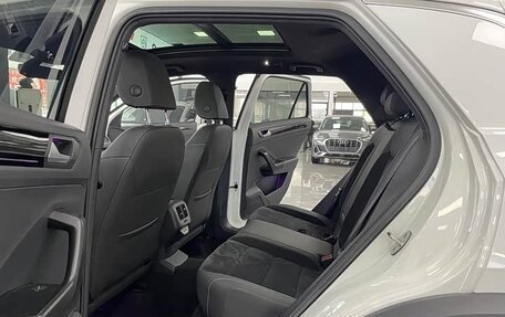 Volkswagen T-Roc I, 2022 год, 2 320 000 рублей, 10 фотография