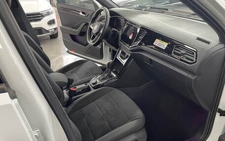 Volkswagen T-Roc I, 2022 год, 2 320 000 рублей, 12 фотография