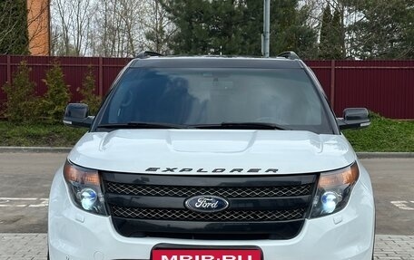 Ford Explorer VI, 2015 год, 2 150 000 рублей, 2 фотография