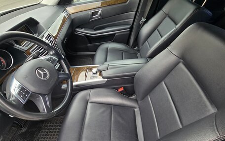 Mercedes-Benz E-Класс, 2013 год, 1 750 000 рублей, 4 фотография