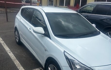 Hyundai Solaris II рестайлинг, 2015 год, 1 250 000 рублей, 2 фотография