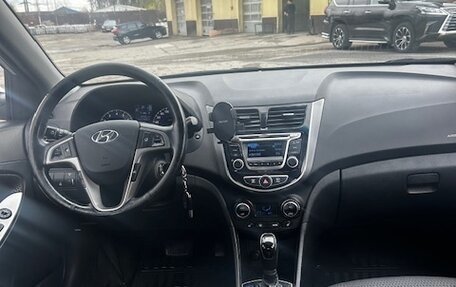 Hyundai Solaris II рестайлинг, 2015 год, 1 250 000 рублей, 6 фотография