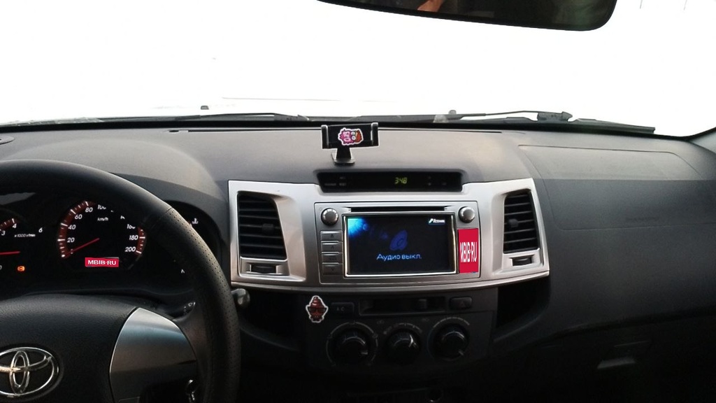 Toyota Hilux VII рестайлинг, 2012 год, 1 500 000 рублей, 6 фотография