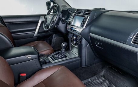 Toyota Land Cruiser Prado 150 рестайлинг 2, 2018 год, 3 319 000 рублей, 9 фотография