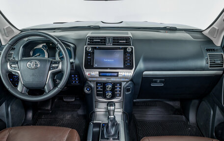 Toyota Land Cruiser Prado 150 рестайлинг 2, 2018 год, 3 319 000 рублей, 10 фотография
