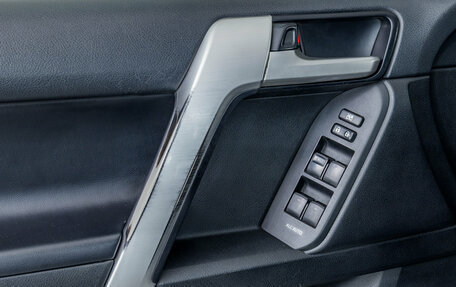 Toyota Land Cruiser Prado 150 рестайлинг 2, 2018 год, 3 319 000 рублей, 12 фотография