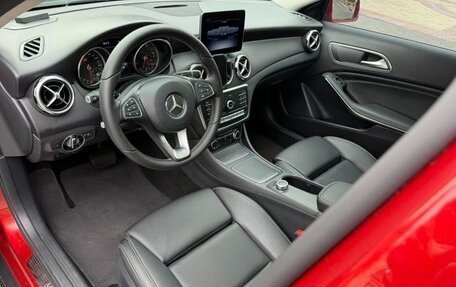 Mercedes-Benz GLA, 2018 год, 1 630 000 рублей, 13 фотография