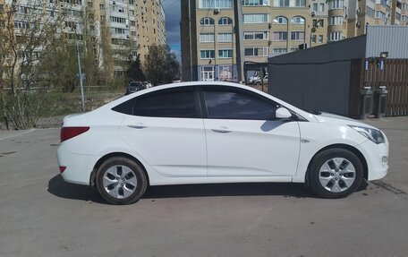 Hyundai Solaris II рестайлинг, 2015 год, 940 000 рублей, 7 фотография