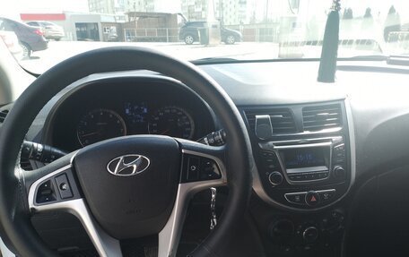 Hyundai Solaris II рестайлинг, 2015 год, 940 000 рублей, 11 фотография