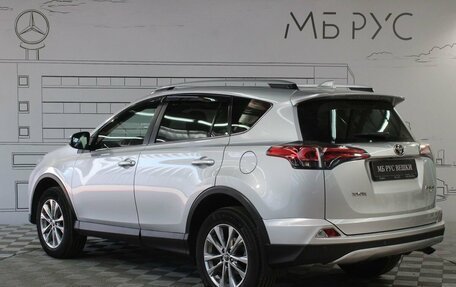 Toyota RAV4, 2018 год, 3 180 000 рублей, 9 фотография