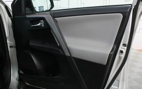 Toyota RAV4, 2018 год, 3 180 000 рублей, 27 фотография