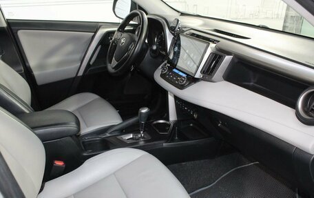 Toyota RAV4, 2018 год, 3 180 000 рублей, 29 фотография