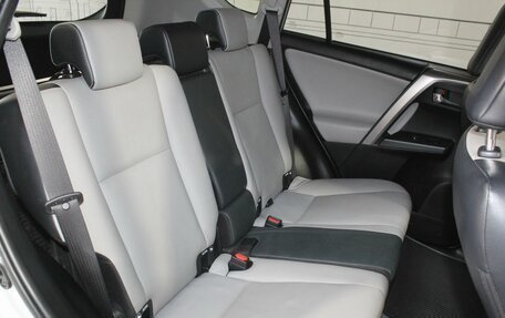 Toyota RAV4, 2018 год, 3 180 000 рублей, 26 фотография