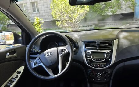 Hyundai Solaris II рестайлинг, 2012 год, 750 000 рублей, 5 фотография