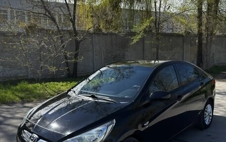 Hyundai Solaris II рестайлинг, 2012 год, 750 000 рублей, 2 фотография