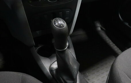 Renault Logan II, 2015 год, 720 000 рублей, 12 фотография
