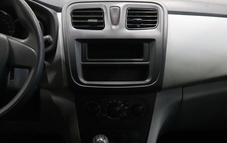 Renault Logan II, 2015 год, 720 000 рублей, 10 фотография