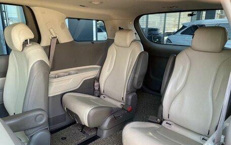 KIA Carnival, 2021 год, 3 999 000 рублей, 28 фотография