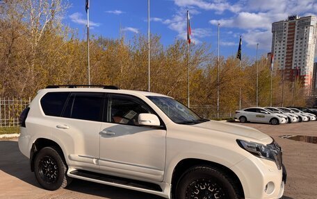 Toyota Land Cruiser Prado 150 рестайлинг 2, 2014 год, 3 400 000 рублей, 1 фотография