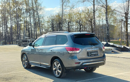 Nissan Pathfinder, 2015 год, 1 950 000 рублей, 11 фотография