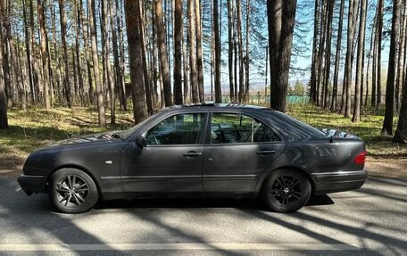 Mercedes-Benz E-Класс, 1996 год, 495 000 рублей, 4 фотография