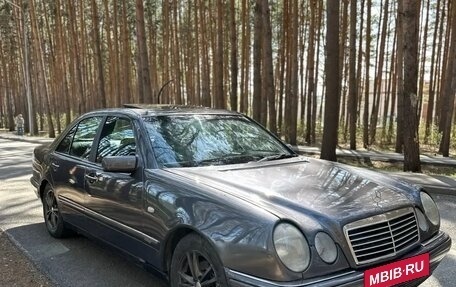 Mercedes-Benz E-Класс, 1996 год, 495 000 рублей, 2 фотография