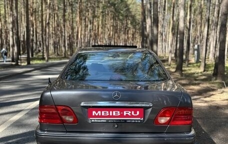 Mercedes-Benz E-Класс, 1996 год, 495 000 рублей, 10 фотография